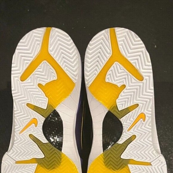 KOBE 4 Protro UNDFTD Purple Lakers - 10.M - Brand New - Picture 3 of 4